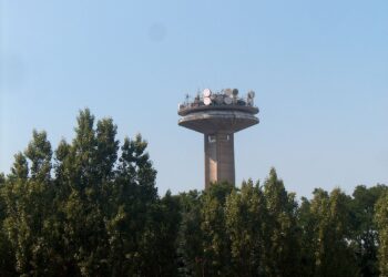 Aan de VRT-collega’s die ‘gericht moeten uitstromen’, mijn oprechte deelneming.