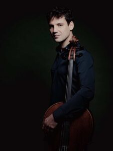 foto van cellist Victor Julien-Laferrière