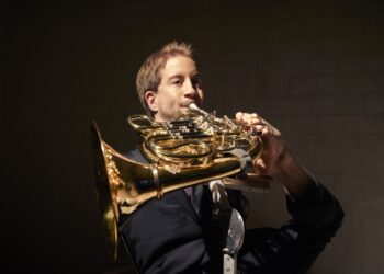 Fenomenale Felix Klieser – Een hoornist zoals er nooit één was…