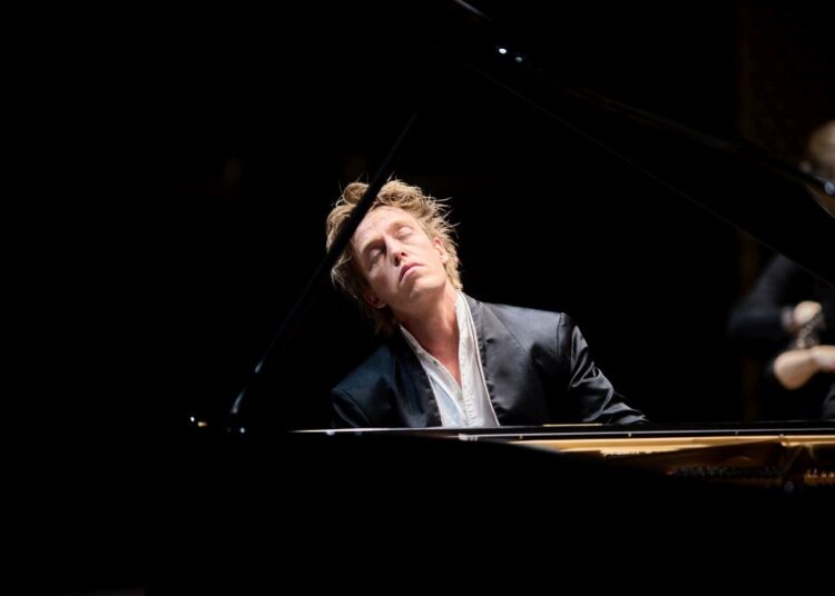 Van keizerlijke glans tot stormachtige triomf