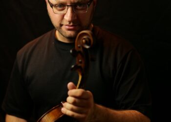 Altviolist David Abrahamyan, drijvende kracht achter nieuw festival ICCF in Waterloo