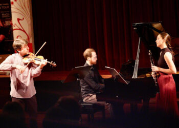 Concert vol contrasten